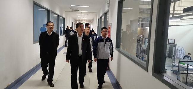 中國有研黨委書記、董事長趙曉晨到有研國晶輝調(diào)研